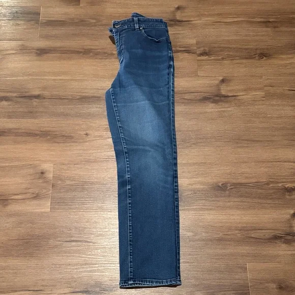 Talbots Women's Heritage Straight Leg Jeans. Size 8 - Picture 3 of 6